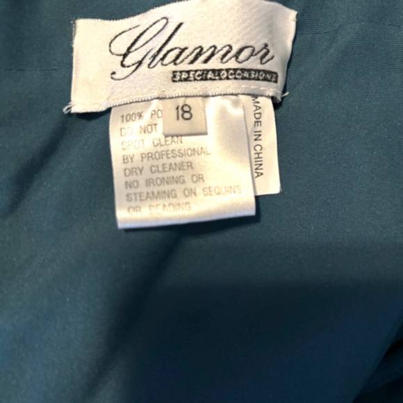 New Pretty Dress For Prom or Party - Picture 3 of 6